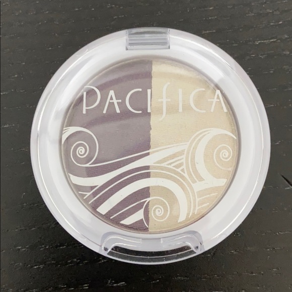 Makeup Bundle - Picture 7 of 15